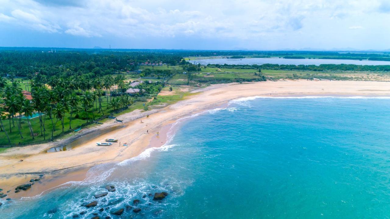 Blue Waters Hotel Arugam Bay Exterior photo