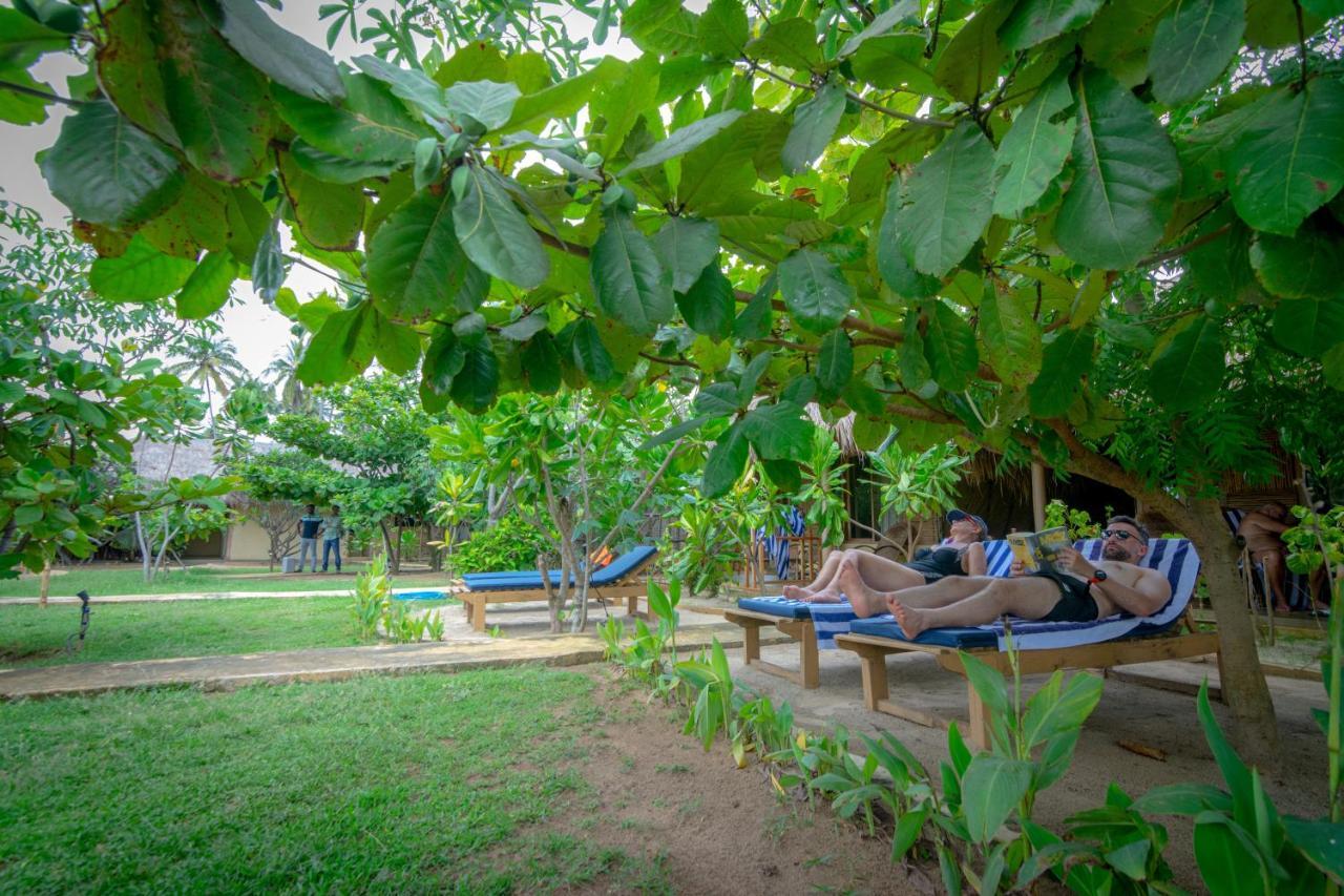 Blue Waters Hotel Arugam Bay Exterior photo