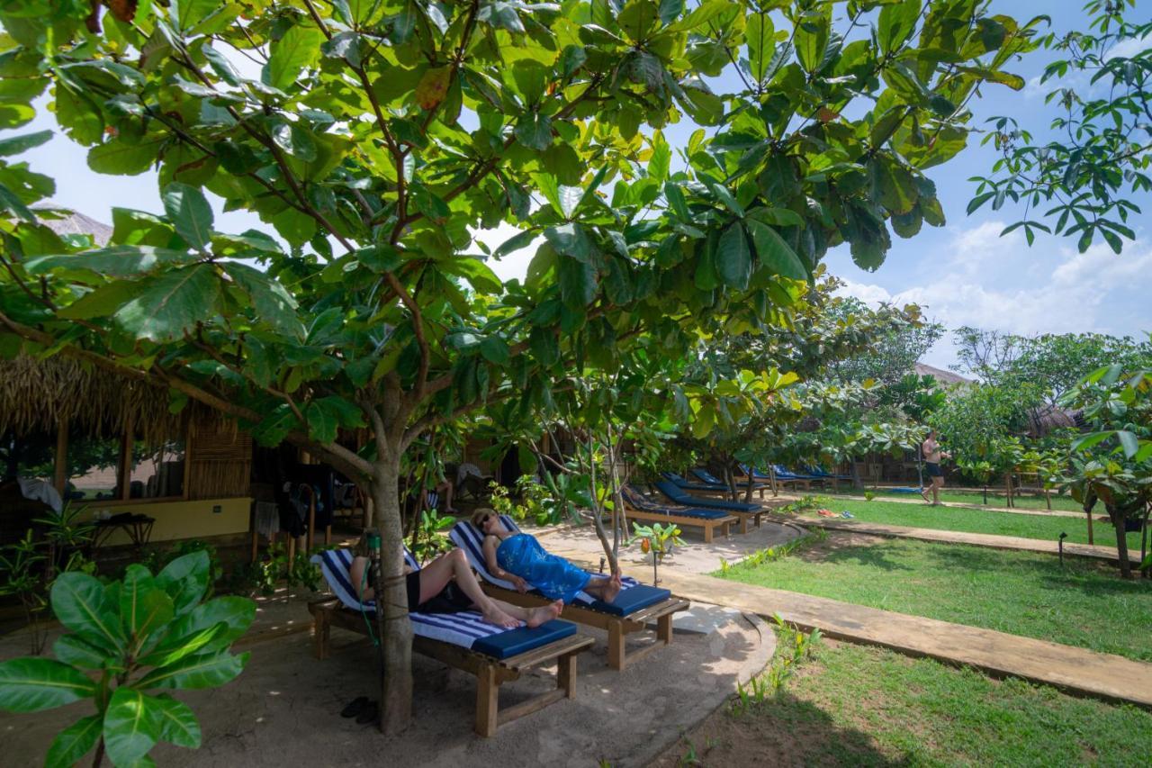 Blue Waters Hotel Arugam Bay Exterior photo