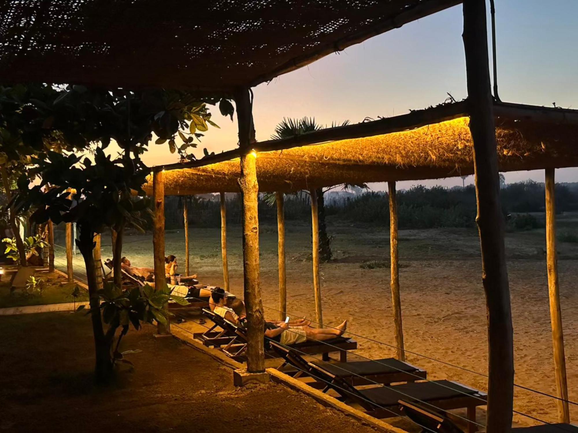 Blue Waters Hotel Arugam Bay Exterior photo